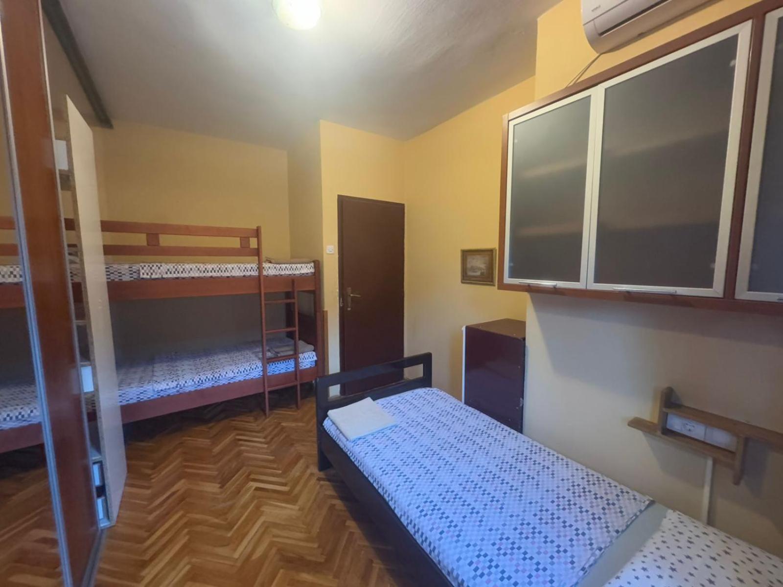 Kotorhostelito Exteriör bild