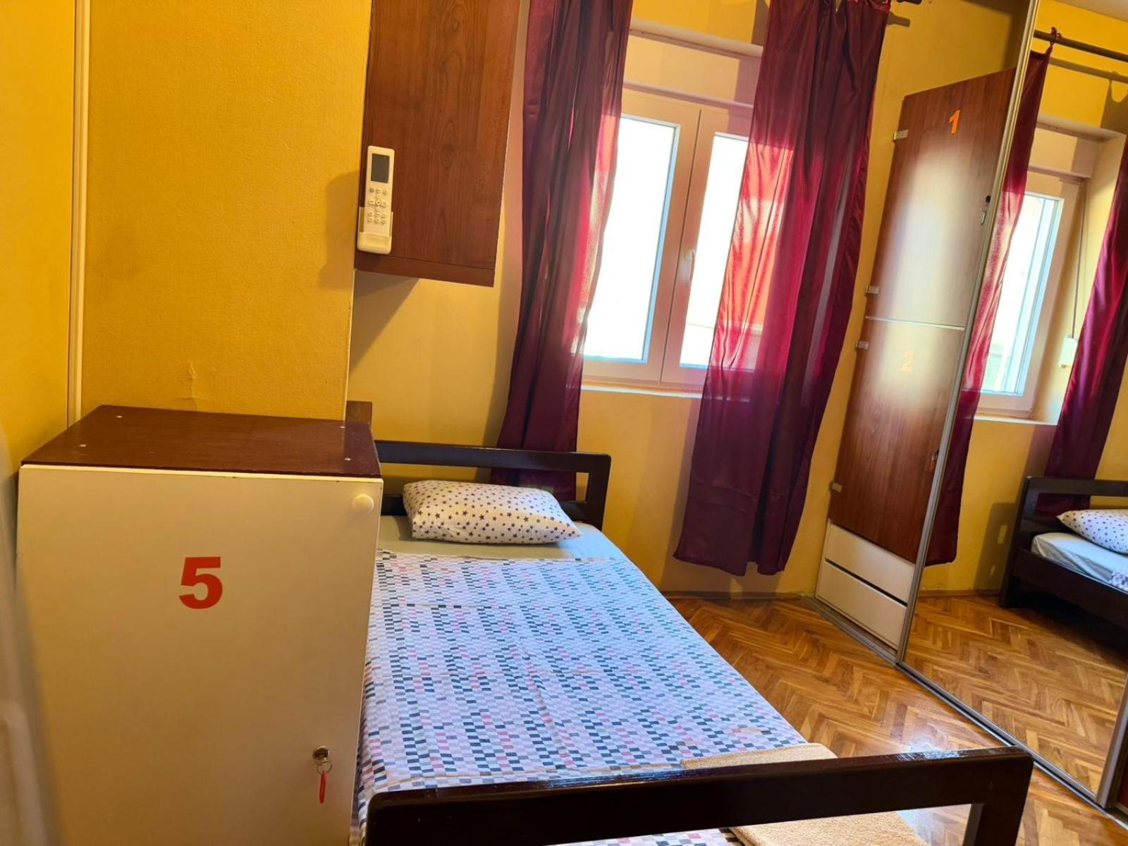 Kotorhostelito Exteriör bild